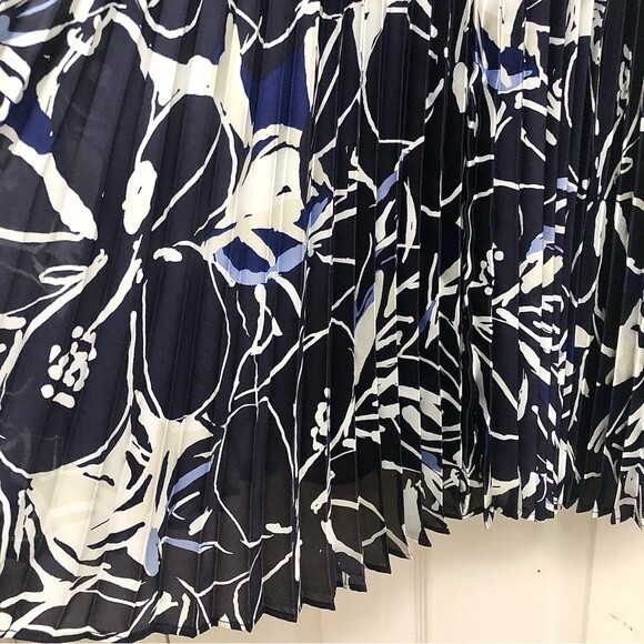 Ralph Lauren Midi Dress Pleated Skirt Floral Printed Navy Blue White NWT 4 - Picture 4 of 5